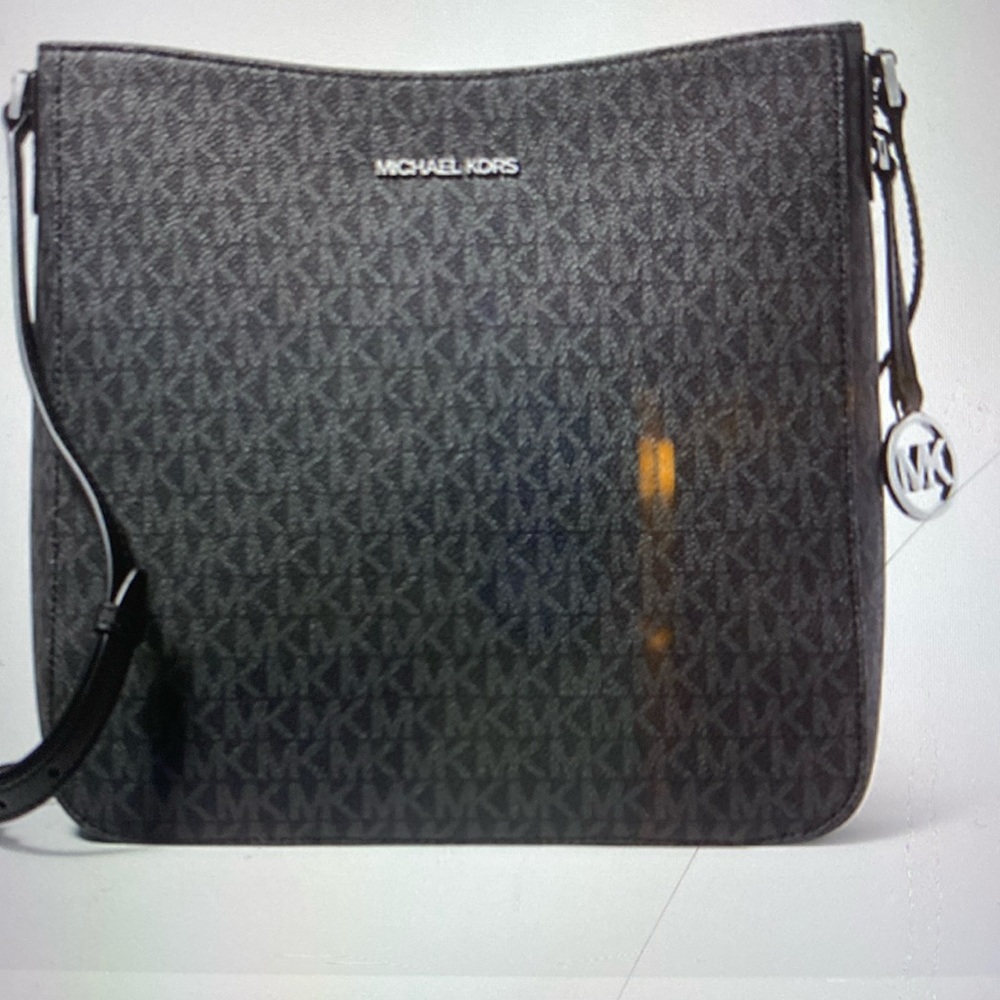 Nwt. Michael Michael kors jet set travel large logo messenger bag